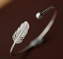 Load image into Gallery viewer, Angel Feather Bangle