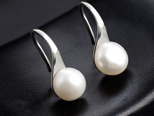 Load image into Gallery viewer, Synth Pearl Drop Earrings