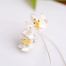 Load image into Gallery viewer, 925 Sterling Silver Dainty Flower Earrings
