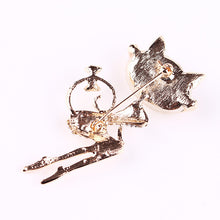 Load image into Gallery viewer, Cat Crystal Brooches