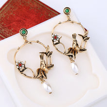Load image into Gallery viewer, Vintage Pearl Flower Earrings