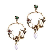 Load image into Gallery viewer, Vintage Pearl Flower Earrings