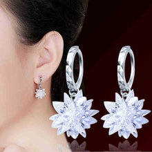 Load image into Gallery viewer, Hypoallergenic Frosted Star Earrings