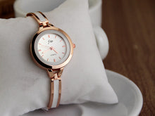 Load image into Gallery viewer, Vintage Bracelet Watch