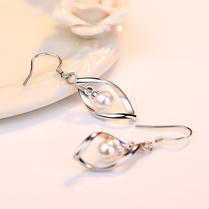Silver Geometric Twist Pearls Earrings