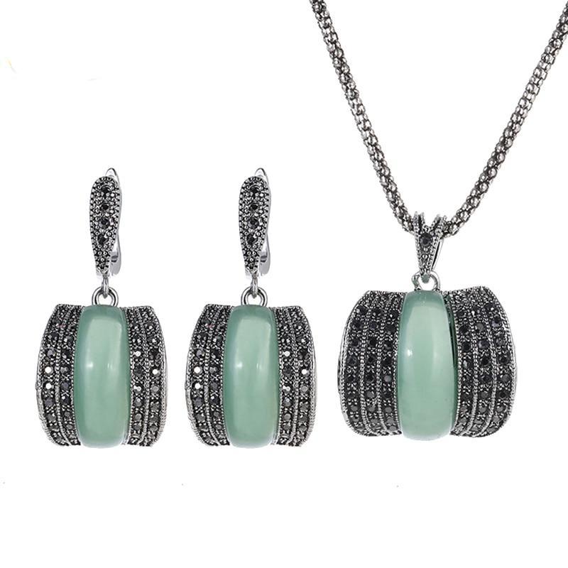Green Moon Stone Fine Vintage Jewelry Sets