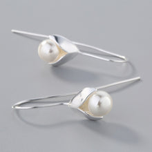 Load image into Gallery viewer, Freshwater Pearl Flower Drop Earrings