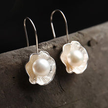 Load image into Gallery viewer, Luxury Pearl Drop Shell Earrings