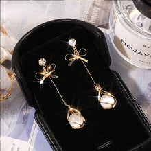 Load image into Gallery viewer, Classic Pearl Drop Earrings