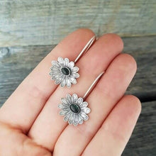 Load image into Gallery viewer, Vintage Flower Drop Earrings