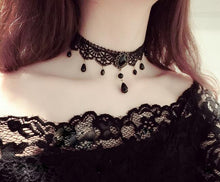 Load image into Gallery viewer, Black Velvet Country Bijoux Choker