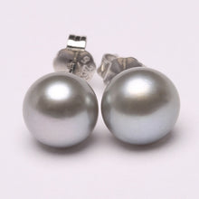 Load image into Gallery viewer, Freshwater Pearl Silver Stud Earrings